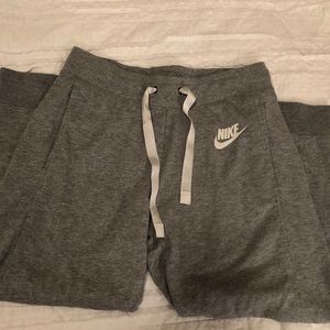 Grey Nike sweatpants/ joggers
